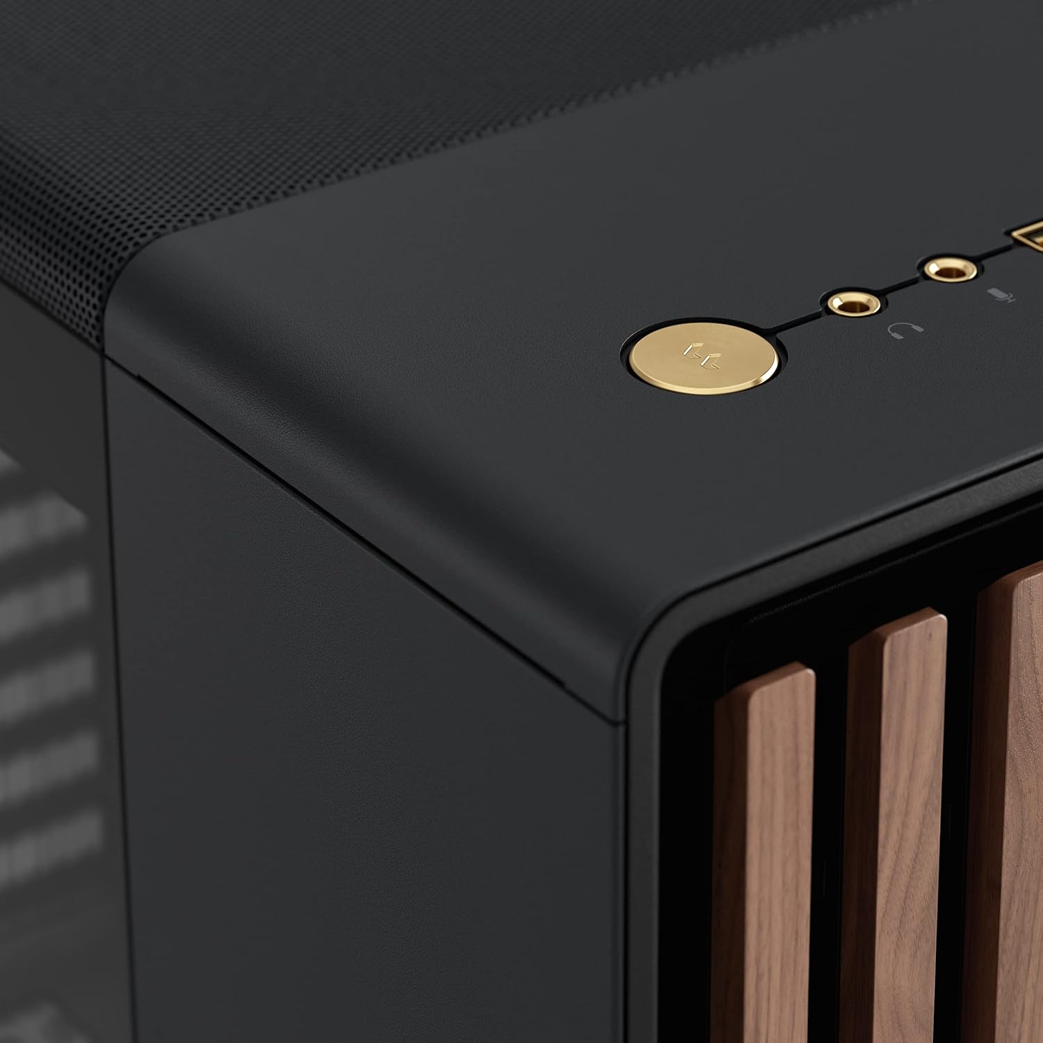 Fractal Design North