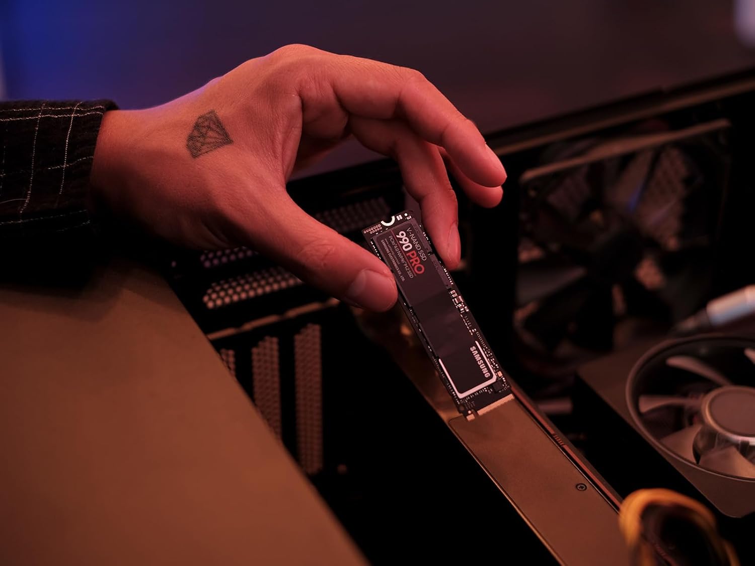 SAMSUNG 990 PRO SSD 2TB PCIe 4.0 M.2 Internal Solid State Drive, Fastest Speed for Gaming