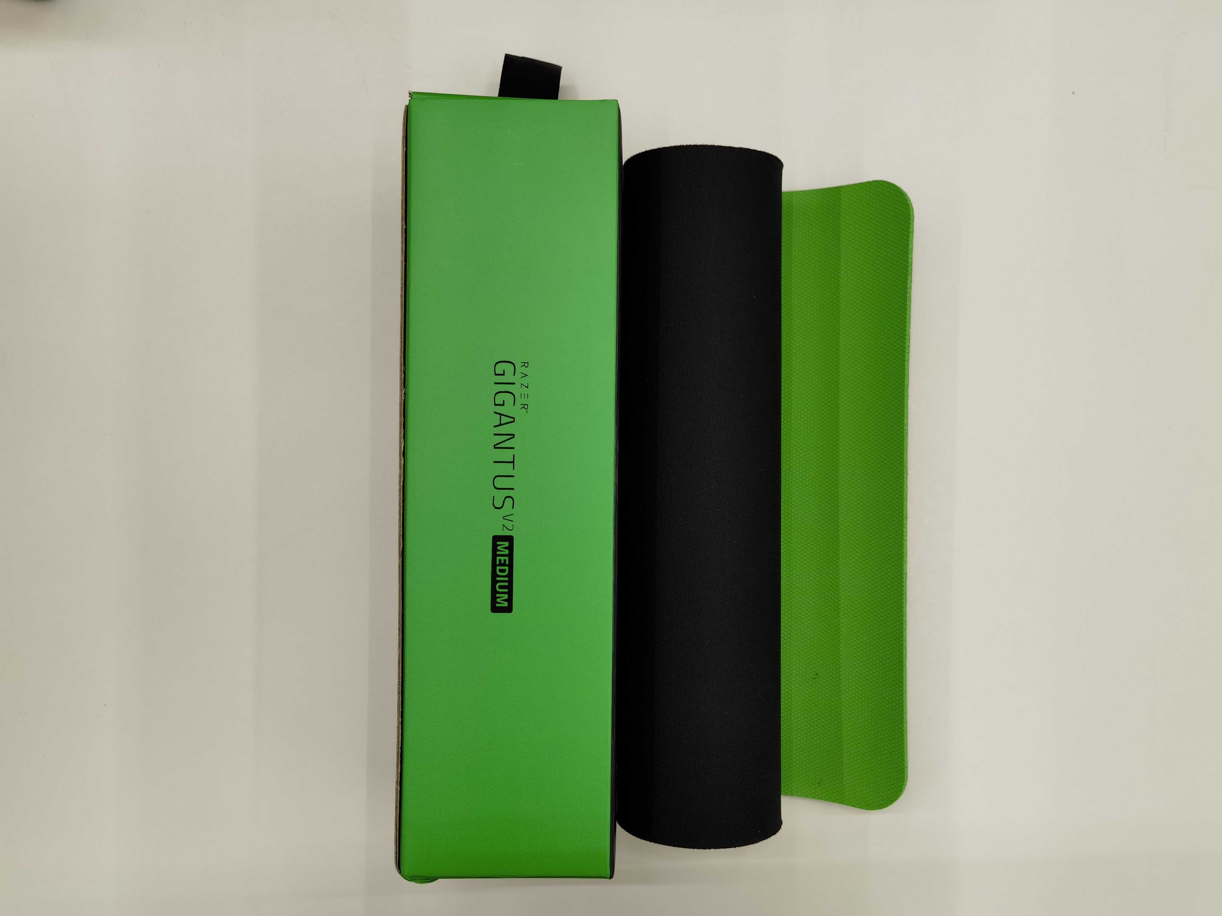 Razer Gigantus V2 Medium Black Mouse Pad (Open Box)