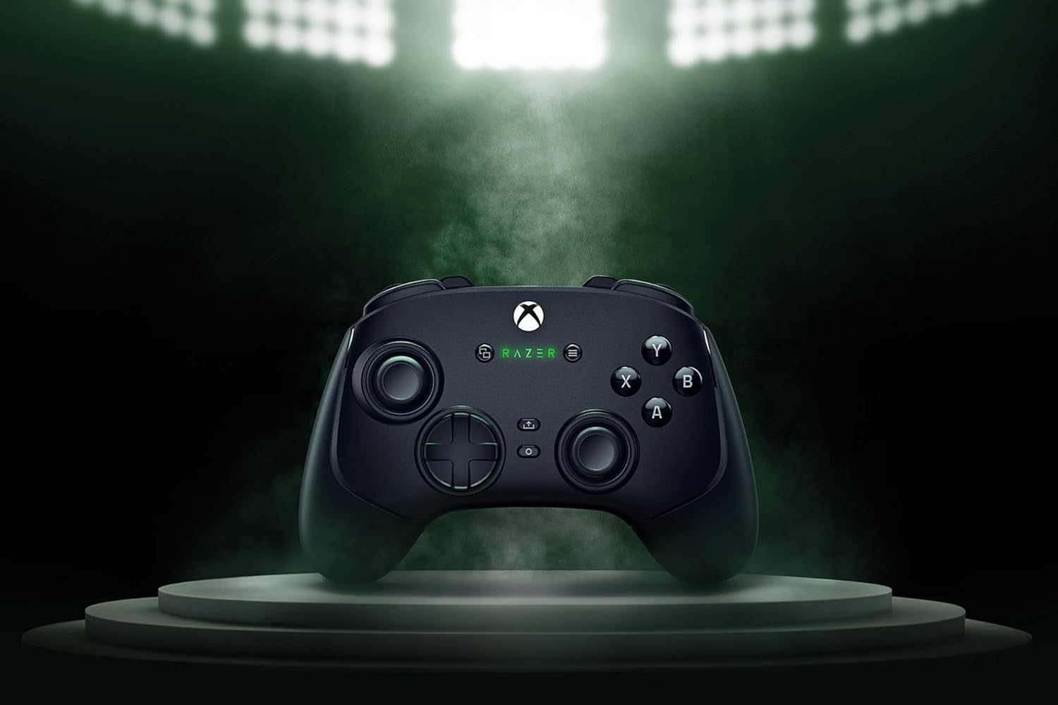 Razer Wolverine V3 Pro - Wireless Eport Control for Xbox and PC (HyperSpeed Wireless, Mecha Tactile - AHW Store